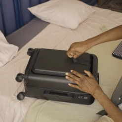 Valise Cabine CDG - Pochette Motifs -Mode Sacs Magasin 1x1 GIF CHANGEMENT POCHETTE VALISE 1