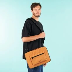 To-Lyon - Housse D'ordinateur - 13/14 Pouces -Mode Sacs Magasin TDM W23 LAPTOP CASE TO LYON 3701328374817 PORTE f495a4fc 224c 46e2 81e1 cb7d3bcbf3bf